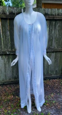 Miss Elaine Vintage Anos 1960 Azul Claro Peignoir/Robe Nylon Chiffon Transparente Pequeno - Imagem 1 de 4
