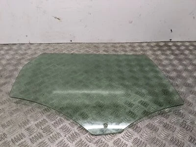 Ventana puerta Volvo V70 D3 Mk3 Estate 5 puertas 2007-2015 (o/s conductor trasero)  Foto 1 de 4