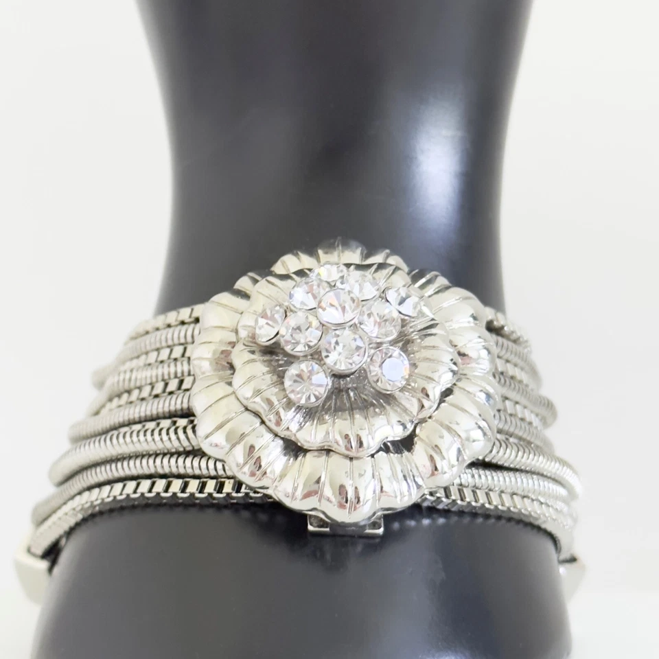 Pulsera gruesa con flores de estrás de diseñador Premier Designs de colección Foto 1 de 4
