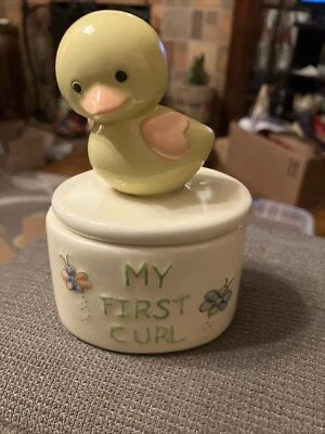 Caja de baratijas de cerámica “Mi primer rizo”, pollito, 4,5”x2,5”, ¡LINDA! Sin marca Foto 1 de 4