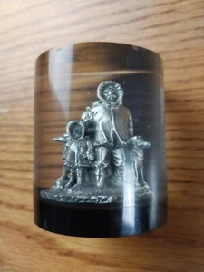 Pewter eskimo family in resin paper weight - Picture 1 of 6