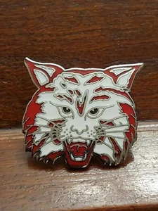 Vintage Bobcat Red And White Wildlife Cat Hat/jacket Pin Lapel - Picture 1 of 3