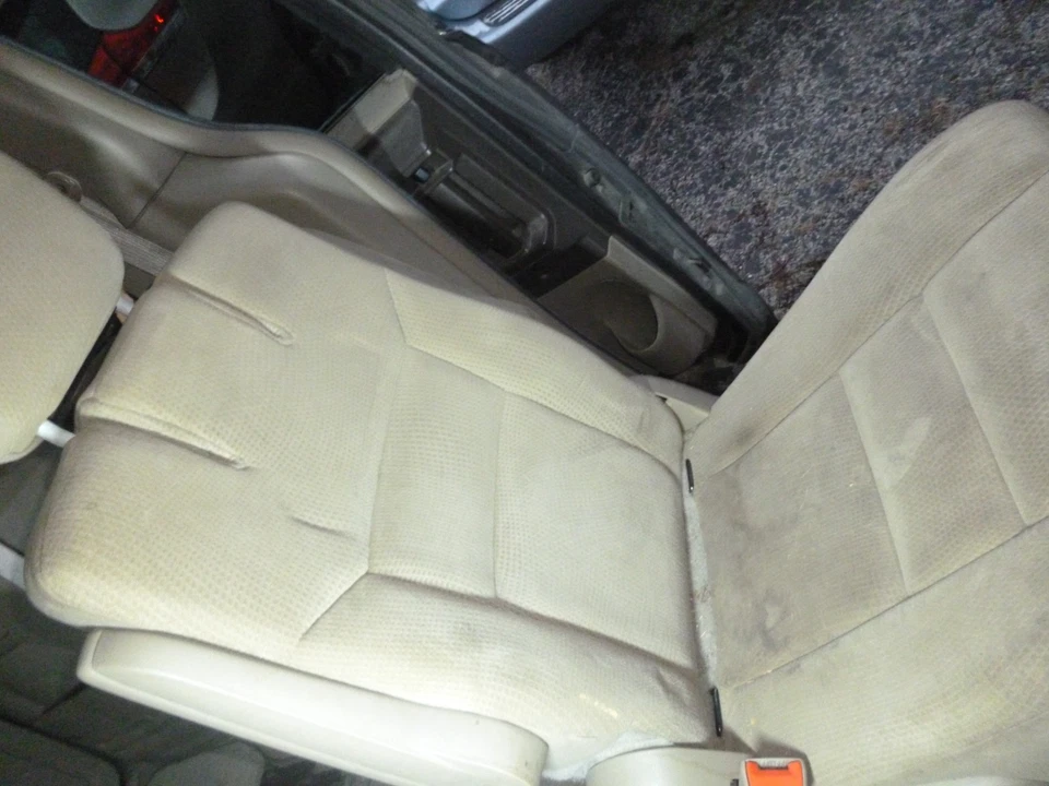 Segunda fila asiento lado conductor tela bronceada Dodge Grand Caravan Chrysler Town & Counter Foto 1 de 3