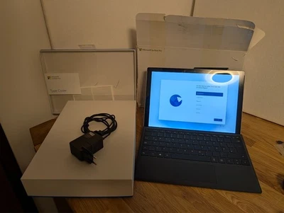 Microsoft Surface Pro (5. Gen.) 12,3 Zoll (128GB SSD, Intel Core m3, 4GB RAM) - Bild 1 von 4