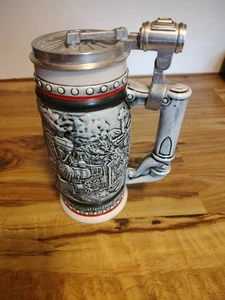 Handcrafted Brazilian Urn - Picture 1 of 6