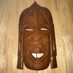 Genuine Besmo Hand Carved Wood Mask Wall Hanging Made In Kenya- 13”x 9” - Picture 1 of 5