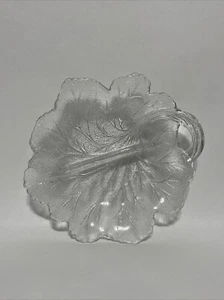 Vintage Divided Glass Leaf Dish Relish Bowl - Picture 1 of 12