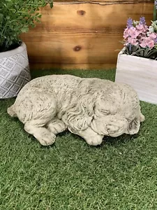STONE GARDEN LYING SPANIEL DOG PUPPY SLEEPING HOUND ORNAMENT MEMORIAL STATUE - Picture 1 of 9