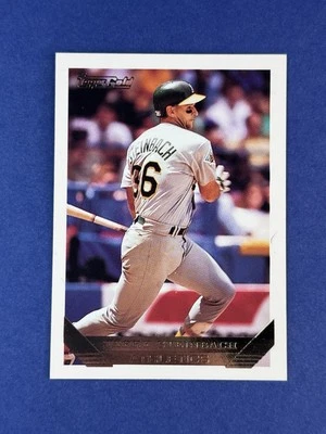 1993 Topps ~ Terry Steinbach ~ Gold Parallel ~ 18 ~ Athletics - Image 1 of 3