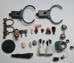 Lote de figuras de acción pequeñas accesorios/piezas y piezas como están - Imagen 1 de 9