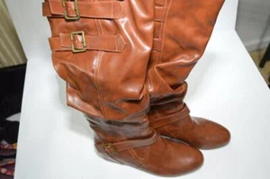 Braune halbhohe Kunstlederstiefel mit Schnallenakzenten, Größe 8 - Bild 1 von 9