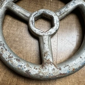 Vintage 8 Inch Steampunk Industrial 200 Water Valve - cast IRON  - Bild 1 von 7