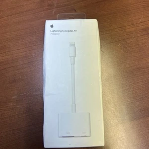 Apple MW2P3AM/A Lightning Digital A/V HDMI Adapter,iPhone 14/13/12 to TV Adapter - Photo 1 sur 5