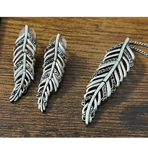 Collar y Pendientes Maurices Hoja Articulada Color Plata con Estrás Negros - Imagen 1 de 5