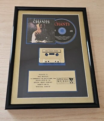 Cassette Mystical Chants Gold Sales Award con CD. 500.000 copias vendidas.  Foto 1 de 4