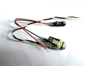 Cable de arnés con clip de batería EMG y conector estéreo neutro 4 bajos pastilla activa - Imagen 1 de 1