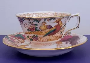 Taza de té y platillo Royal Crown Derby Olde Avesbury 697 - Imagen 1 de 6