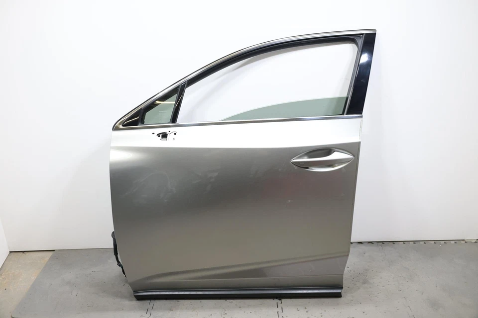 Lexus NX300 2019-2021 montaje de puerta delantera izquierda del lado del conductor OEM plateado_1J7 Foto 1 de 4