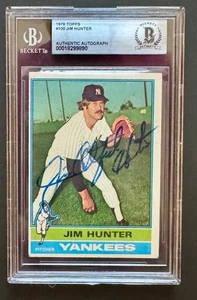 1976 Topps HOF Jim "Catfish" Hunter signed - Beckett (BAS) authenticated auto - Picture 1 of 2