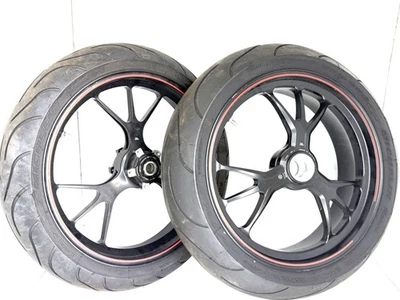 Ruedas forjadas Ducati SP Marchesini - Se adapta a todos los bujes pequeños Ducati Foto 1 de 4