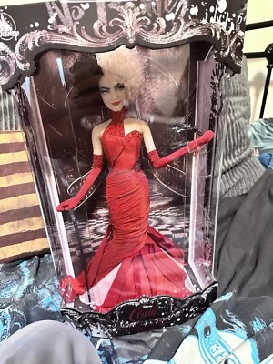 Disney Limited Edition Cruella Doll NIB 1 Of 5400 - Image 1 of 3