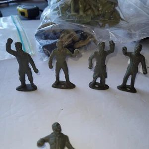 Vintage MPC WWII Soviet Union Plastic Figures Stalin 2.75" 70mm Lot Of 5 - Picture 1 of 5