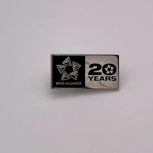 Airline Star Alliance 20 Years Pin - Picture 1 of 2