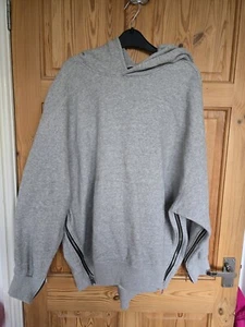 Sudadera con capucha gris de gran tamaño con cremallera talla M de Zara para mujer - Imagen 1 de 3
