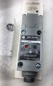NEW ALLEN BRADLEY 802PR-LBAE1 /E Proximity Switch Mini QD AC/DC - Picture 1 of 6