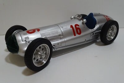 Mercedes-Benz W154 #16 - 'Sieger GP von Deutschland 1938 - Richard SEAMAN' - Bild 1 von 4