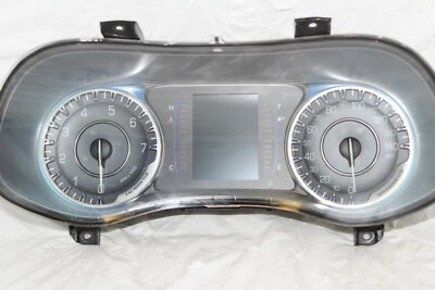 Cuadro de instrumentos velocímetro Chrysler 200 2015 panel de instrumentos medidores 12.979 millas Foto 1 de 4