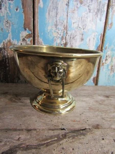 Vintage Brass Pedestal Centrepiece Bowl Display Bowl Lions Head Handles - Picture 1 of 6
