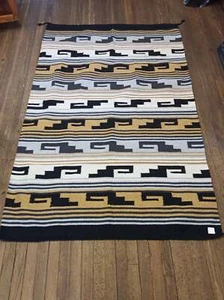 Handwoven Southwest Design Acrylic Rug; 4'x6' - Picture 1 of 2
