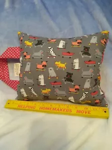 Seltene Geschenke kleines Kissen mit Griff Druck Welpe Hund Skateboarding Red Pot-ko-dot - Bild 1 von 5