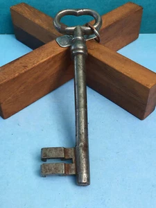 Ancienne Clé 14 cm en Fer avec Plaque de Nomination Alu - Afbeelding 1 van 3