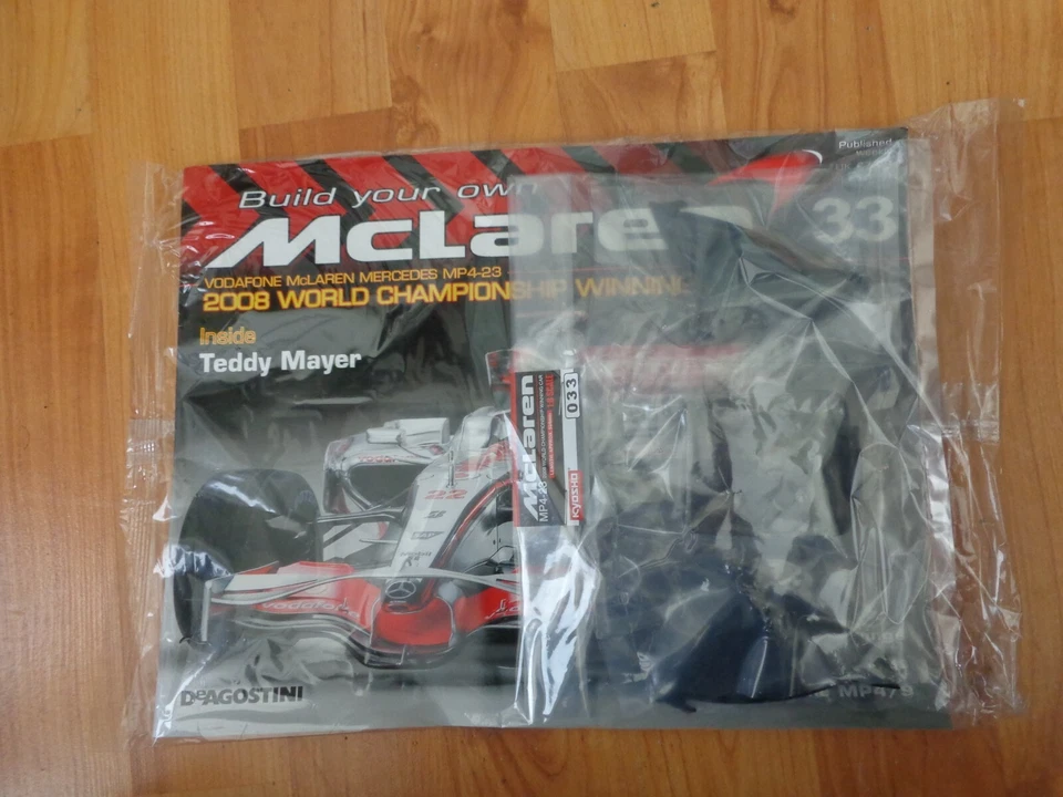 ISSUE 33 DEAGOSTINI 1/8 BUILD YOUR OWN MCLAREN MP4/23 LEWIS HAMILTON 2008 F1 CAR - Image 1 of 1