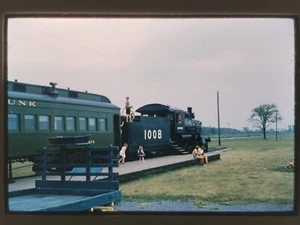 Vtg 1964 35mm Slide - Grand Trunk Railroad Steam Engine Train Exhibit - Picture 1 of 1