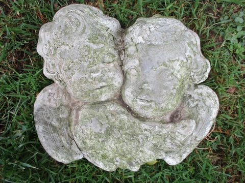 GORGEOUS WEATHERED VINTAGE CEMENT/CONCRETE GARDEN CHERUB PLAQUE OLD WHITE PAINT Cover