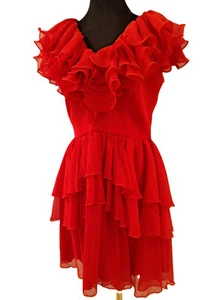 ELLIATT Ruffled Heart Cocktail/Party Dress. Red. Size M10. NWT. RRP $239.95 - Picture 1 of 7
