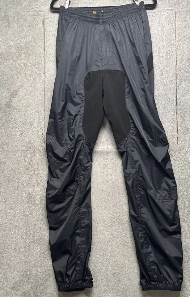 Endura Men’s Waterproof Cycling Pants Black Medium Overtrousers Bike Rain Gear - Image 1 of 4