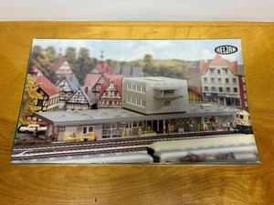 Vintage Heljan Stadtbahnof Railway Station Gare Banegard HO Kit 1752 NIB - Picture 1 of 4