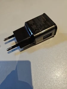 Samsung EP-TA200 Schnell Ladeadapter Ladegerät 5V 2A 15W Schwarz - Bild 1 von 3