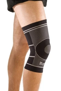 MUELLER Sports Medicine 4-Way Stretch Knee Support, Knee Pain Relief Support ... - Picture 1 of 4