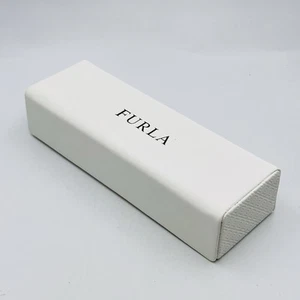 Furla Brillenetui Etui Brillen Sonnenbrillen weiß Logo  NEU - Picture 1 of 7
