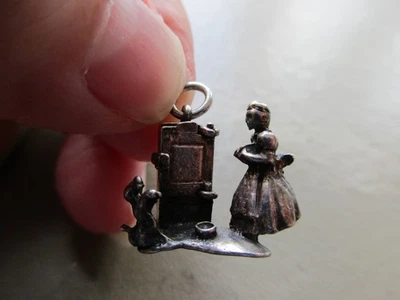 ANTIQUE VINTAGE STERLING SILVER MOTHER HUBBARD OPENING CUPBOARD CHARM PENDANT UK - Image 1 of 4