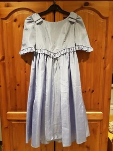 Beautiful girl's bridesmaid dress Donerica Age c.6-9 Light lilac-blue - Picture 1 of 8