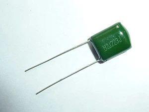500 PIEZAS 630V 0.022uF 22nF 220pF 2J223J ±5% condensadores de película Mylar radiales - Imagen 1 de 1