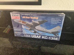 ACADEMY MINICRAFT KC-135E TANKER PLANE 1/144 SCALE MODEL KIT - Bild 1 von 1