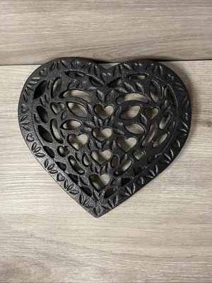 Corazón Hierro Fundido Remache Adornado Floral Flores Caliente Almohadilla Decoración Cocina 6.5" Foto 1 de 4