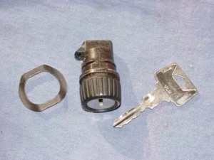 Volvo Glove Box Lock & Key 1986-1991 240 . Has NEW Black Knob Ring. No Rear Wing - Picture 1 of 1